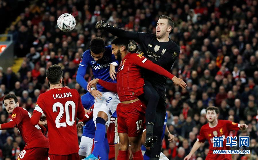 意甲媒体热议：米兰前锋希门尼斯未来扑朔迷离，媒体坚称他将离开而经纪人否认！