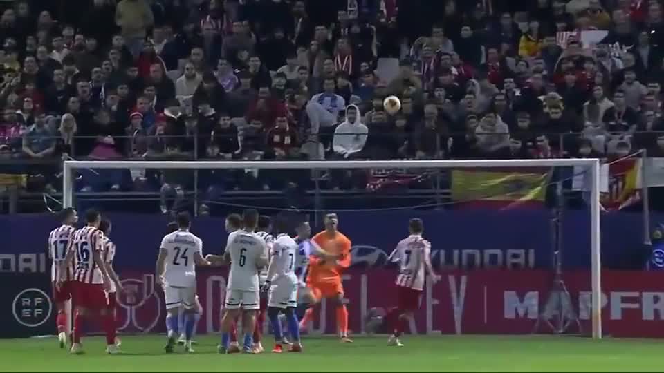 球队战术执行高效，连胜势头不减