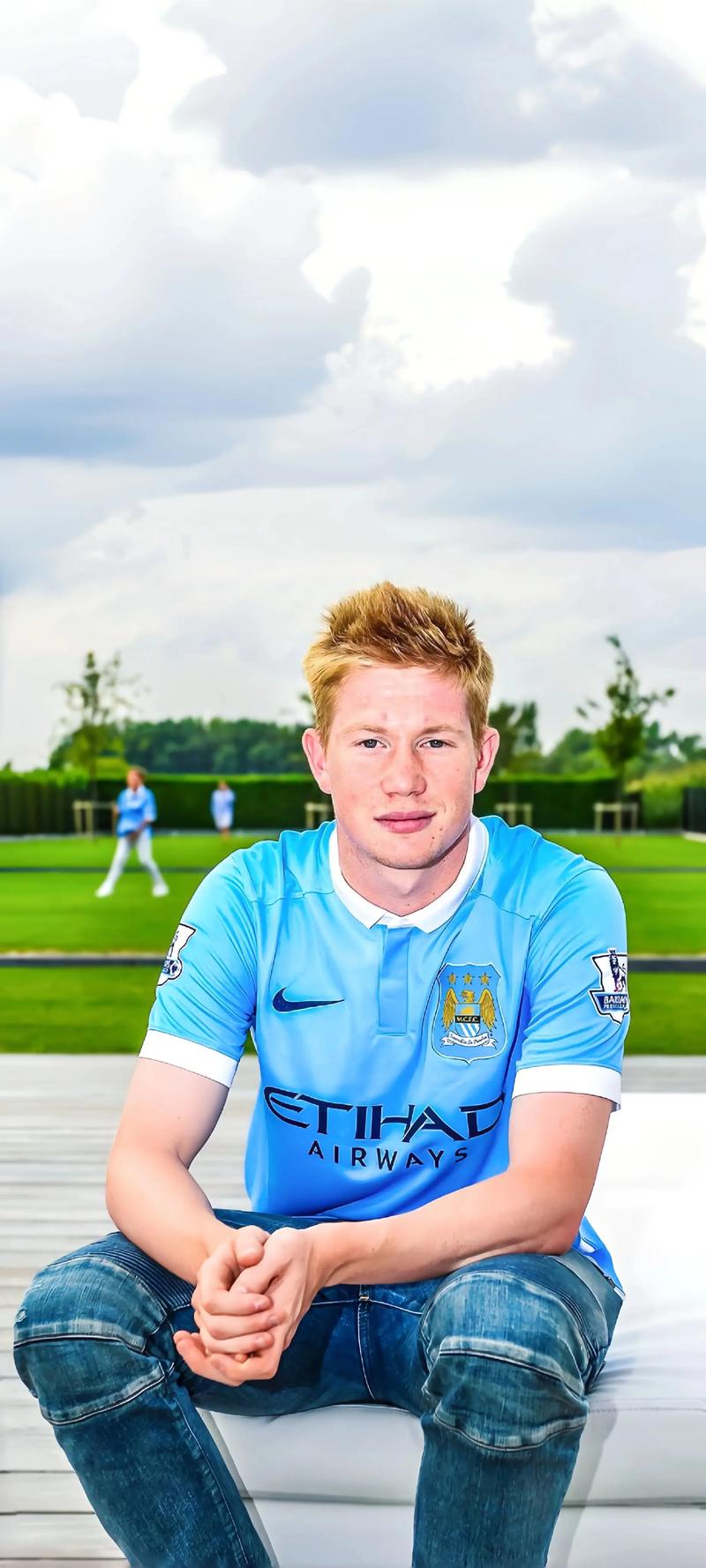 荷兰足协官方：小克鲁伊维特因伤缺战立陶宛，已经返回俱乐部