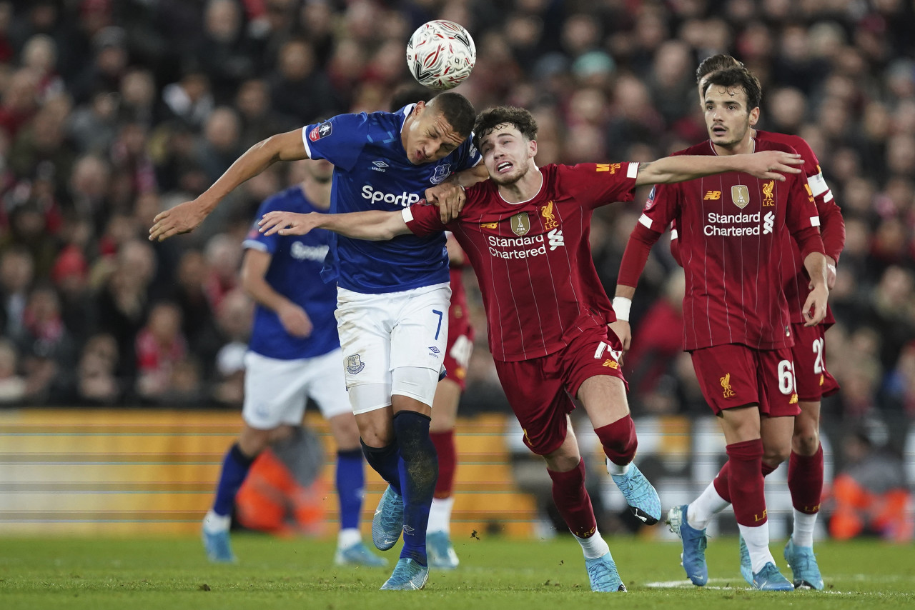 法比奥晒与古加搞怪合照：我们爱中国，很满意现在的生活状态