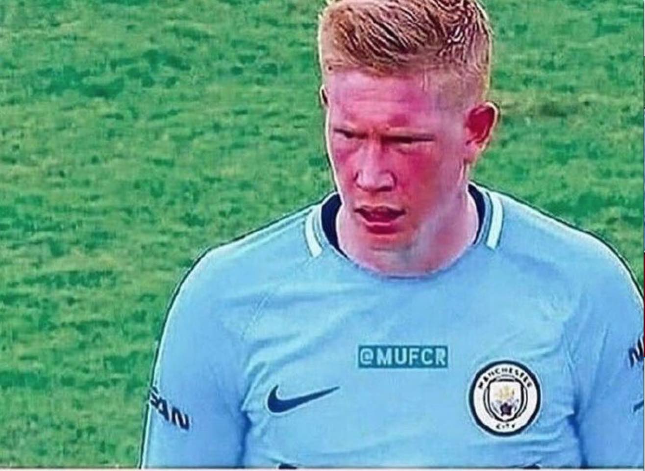 时隔34年维京队再夺挪超冠军，球迷冲入球场内疯狂庆祝