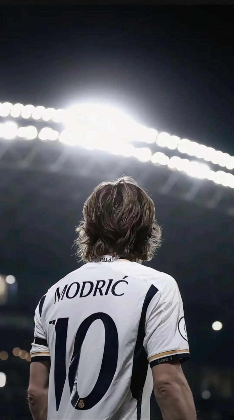 英超战报：亚当斯中圈吊门，勒菲传射，桑德兰3-2伯恩茅斯