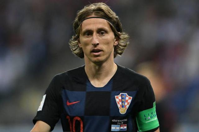 拜仁官方：穆西亚拉今天完成了部分单独训练